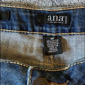 a.n.a Womans petite Jeans